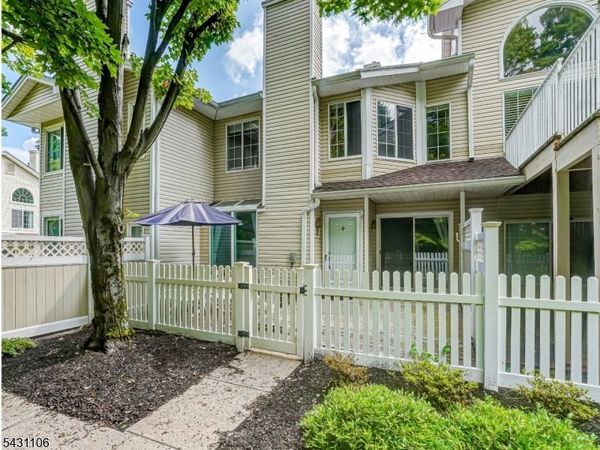 7 Sussex Court, Bedminster, NJ 07921