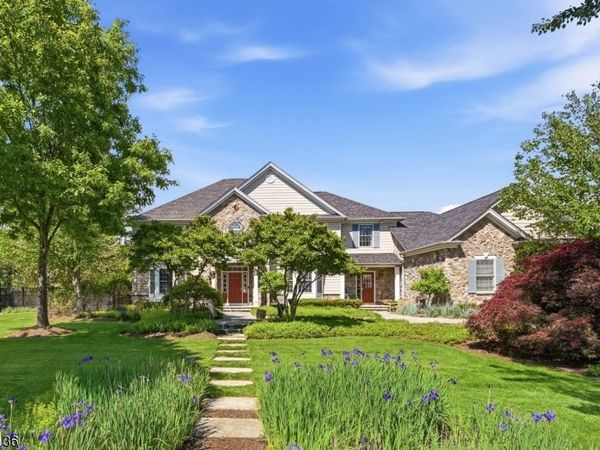 4 Harcourt Ter, Denville, NJ 07834