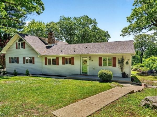 24 Skytop Rd, Washington, NJ 07853