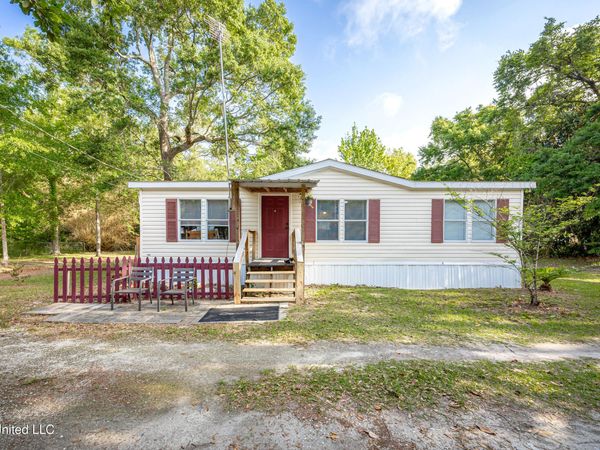 8708 Maple Avenue, Ocean Springs, MS 39564