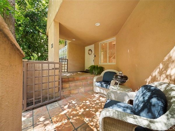18730 Hatteras, Unit 31, Tarzana, CA 91356