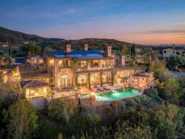 8076 Entrada de Luz E, San Diego, CA 92127
