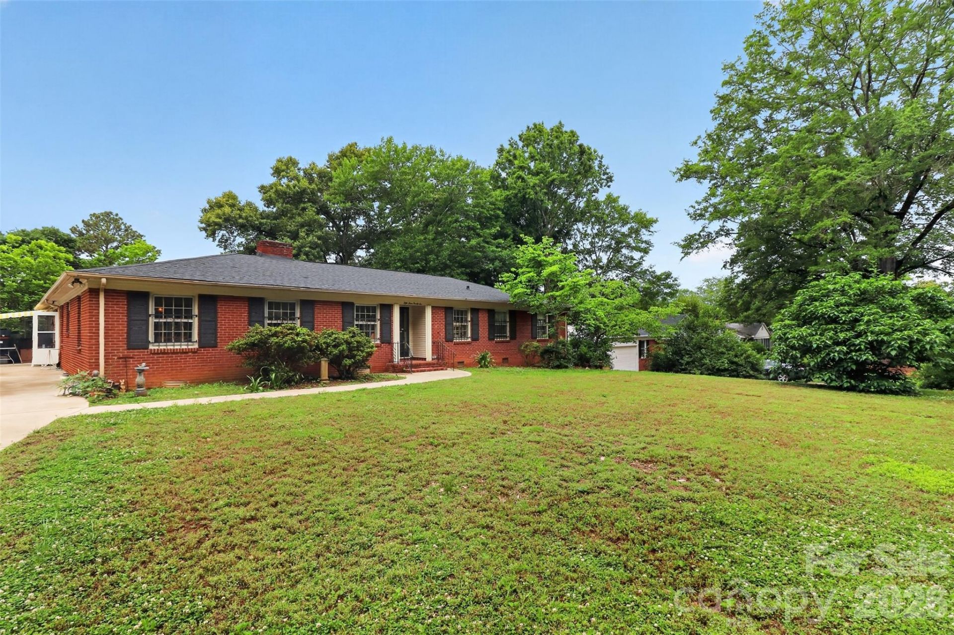 5326 Robinhood Road , Charlotte, NC 28211 Main Photo