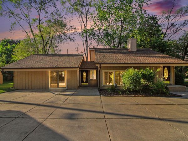 9425 Lamont Street, Livonia, MI 48150