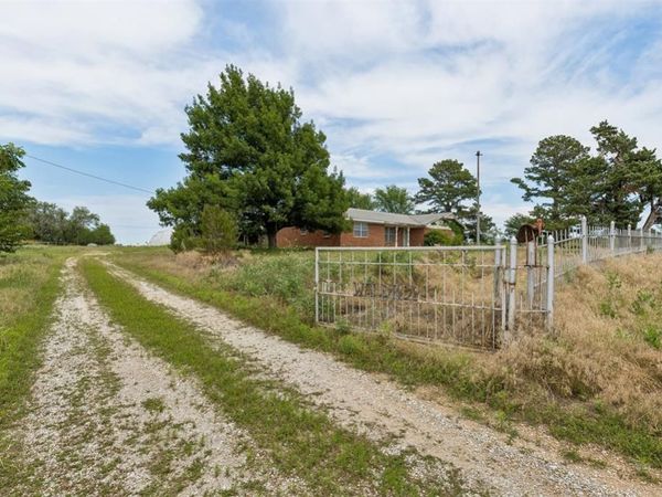 43304 Moccasin Trail Road, Meeker, OK 74855