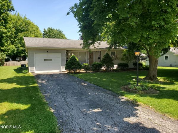 459 S Hazel Street , Upper Sandusky, OH 43351