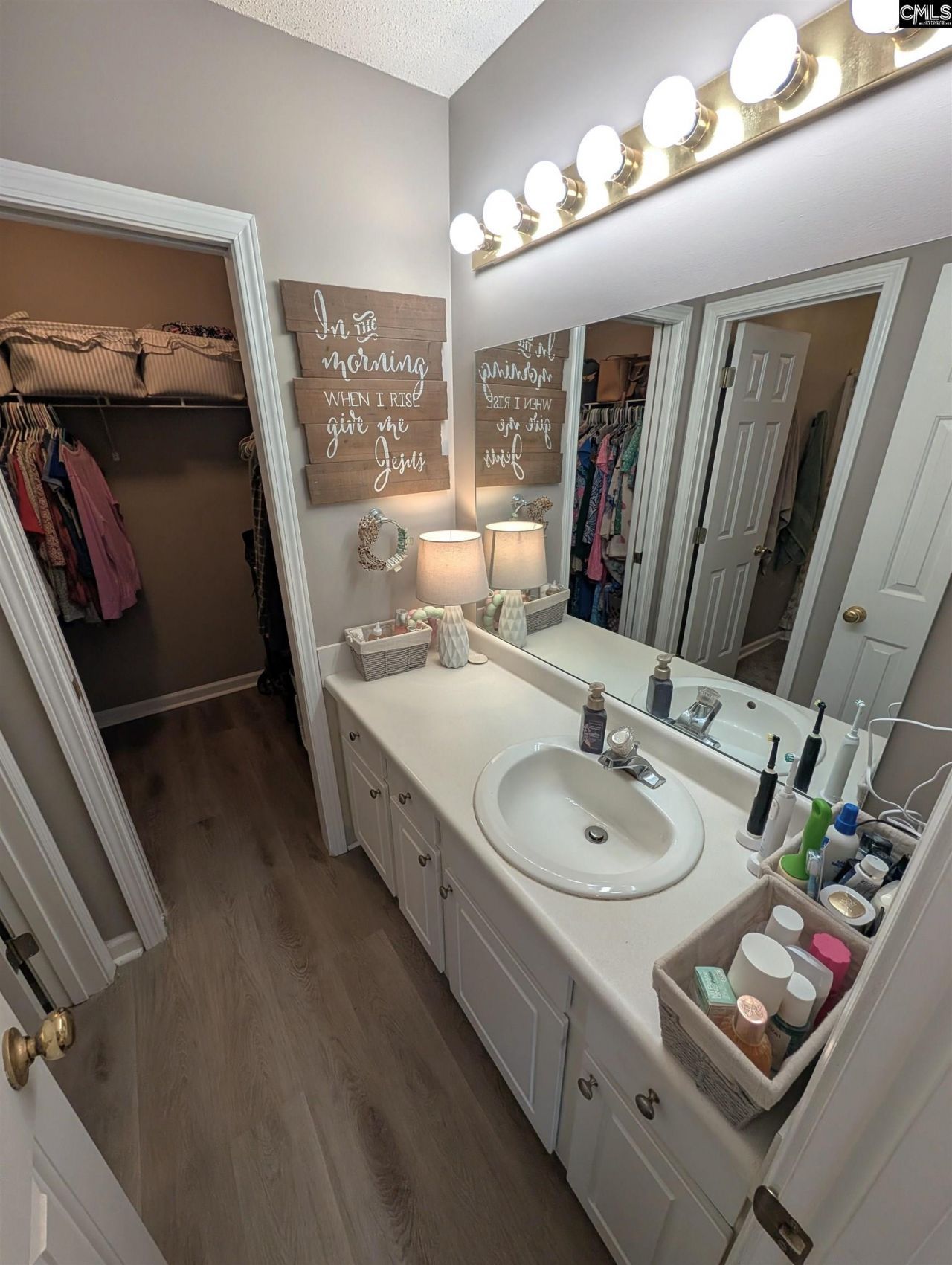 140 Huntington Circle Photo 13