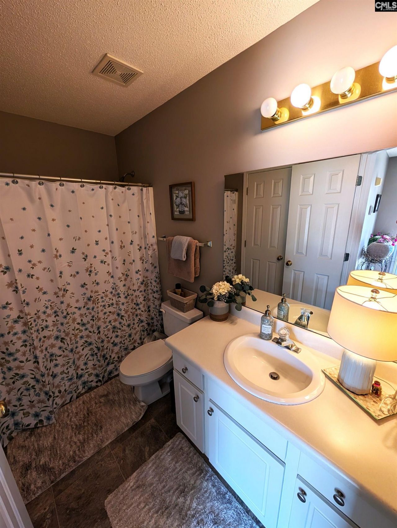 140 Huntington Circle Photo 17