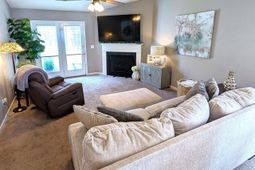 140 Huntington Circle photo 4