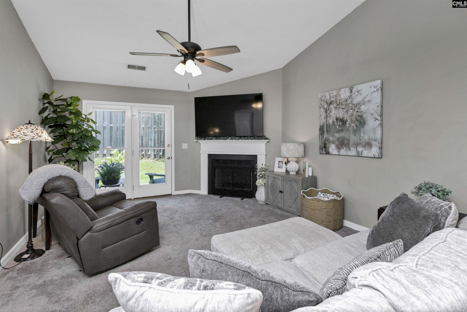 140 Huntington Circle Photo 4