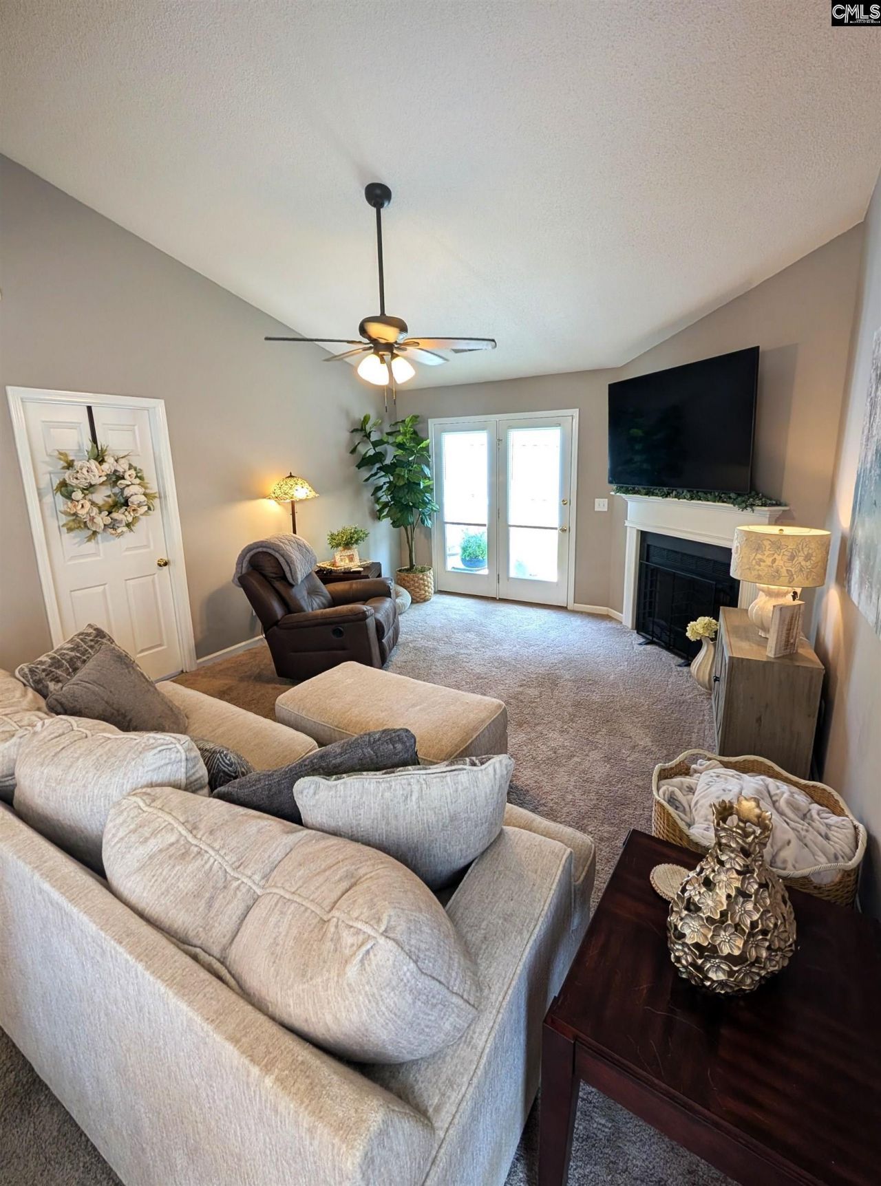 140 Huntington Circle Photo 4