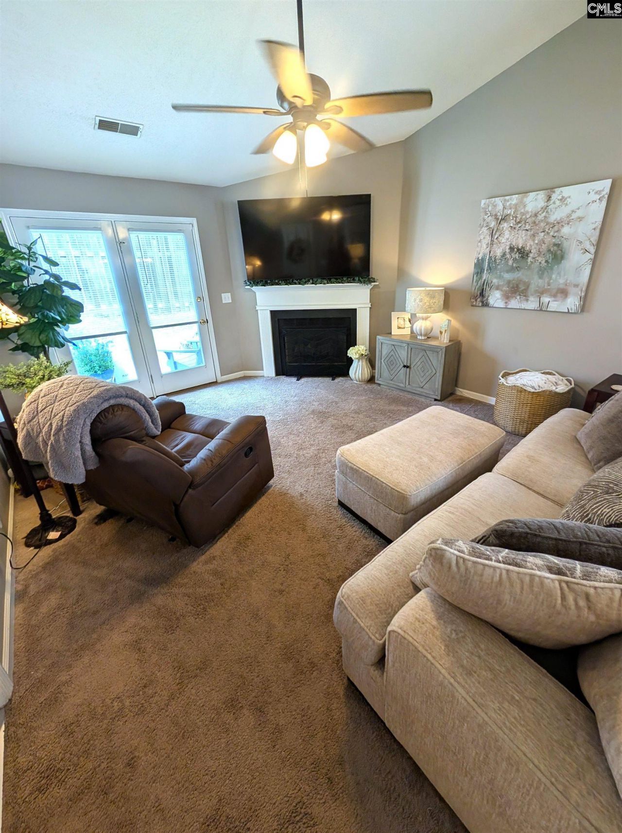 140 Huntington Circle Photo 5