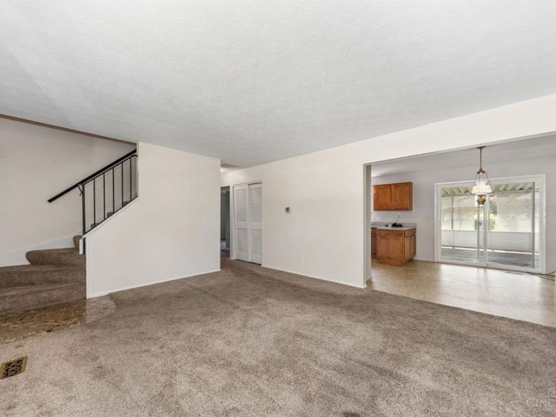 3308 Suwanee Court, Newtown, OH 45244 Photo 4