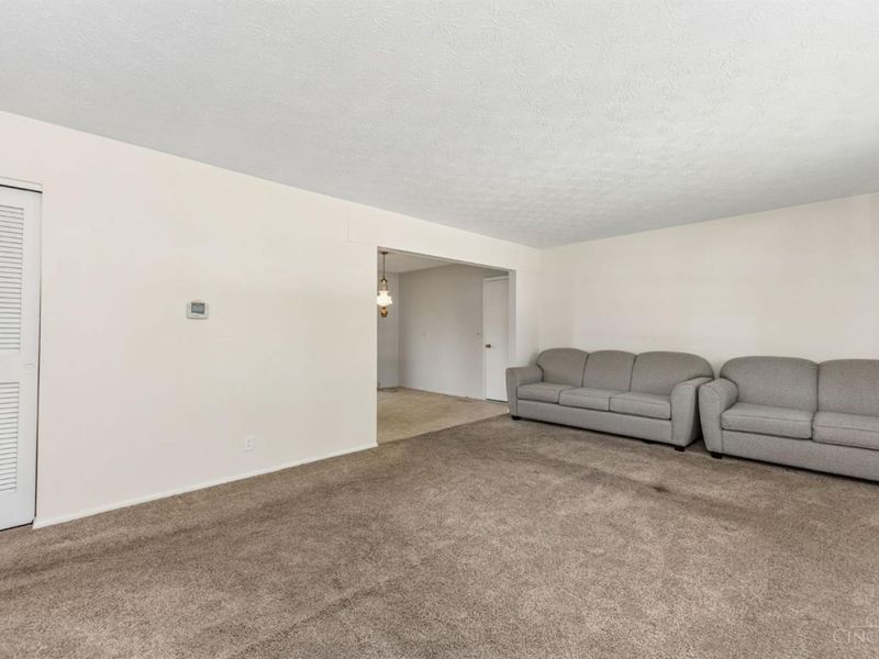 3308 Suwanee Court, Newtown, OH 45244 Photo 5