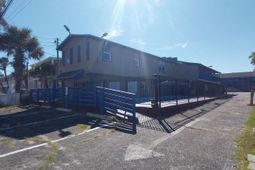 609 Chester St. photo 4