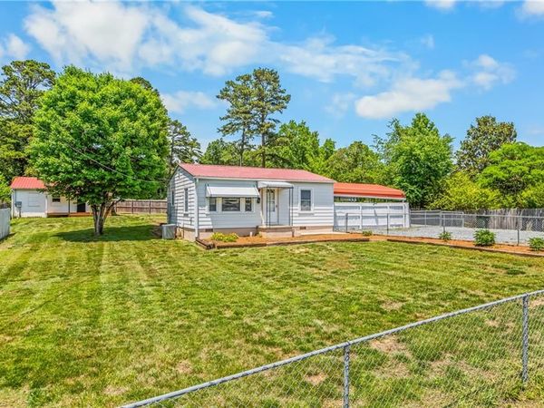 102 Grimes Park Drive , Thomasville, NC 27360