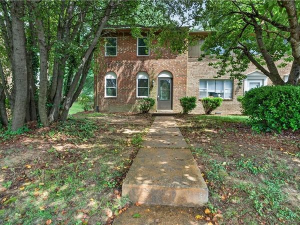 3919 COLONY Square , Unit A, Greensboro, NC 27407