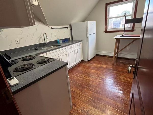 922 College Place , Unit 2FL, College Point, NY 11356