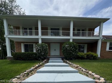 4355 Driftwood Drive, Commerce Twp, MI 48382