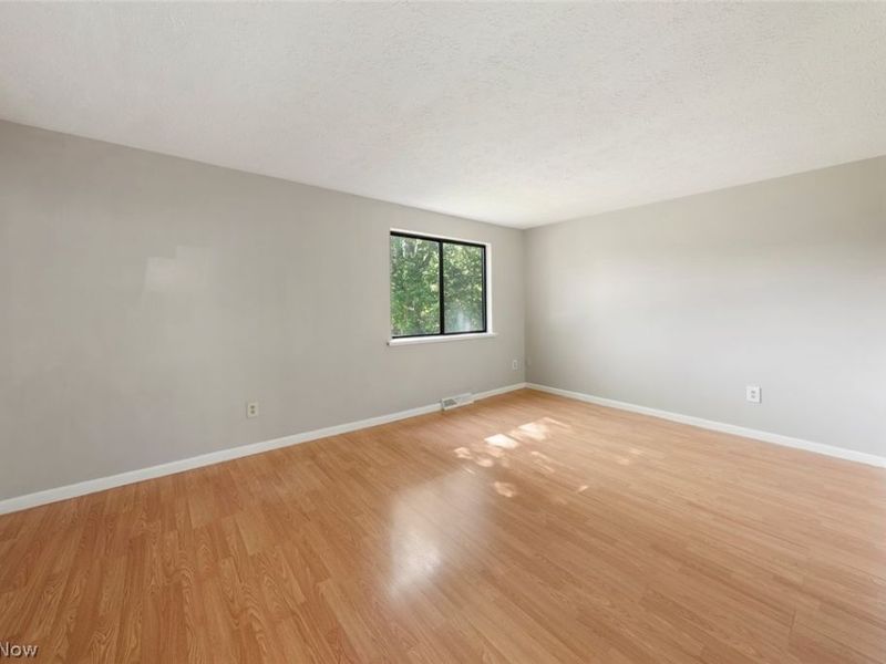 9588 Fernwood Drive , Olmsted Falls, OH 44138 Photo 14