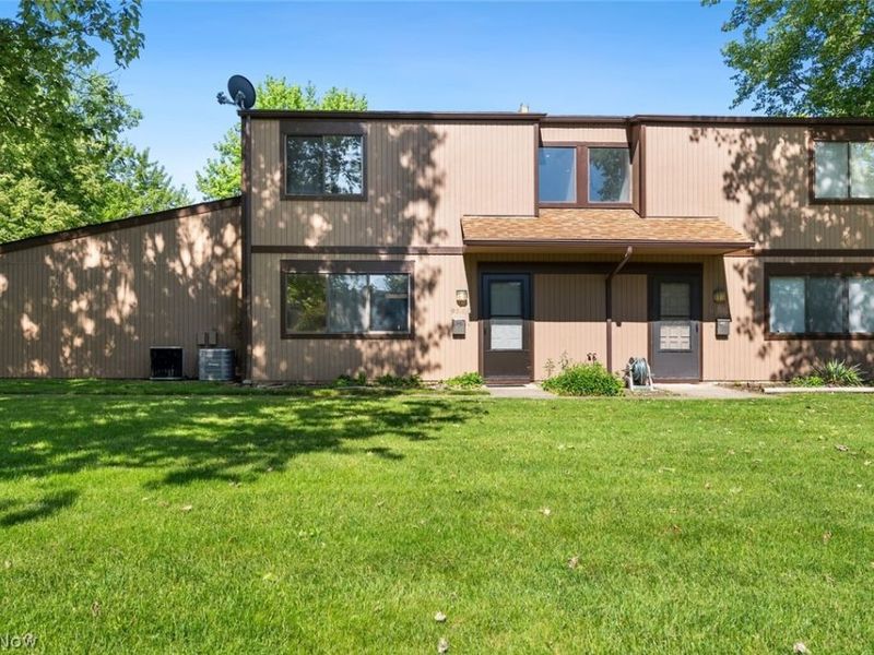9588 Fernwood Drive , Olmsted Falls, OH 44138 Photo 2