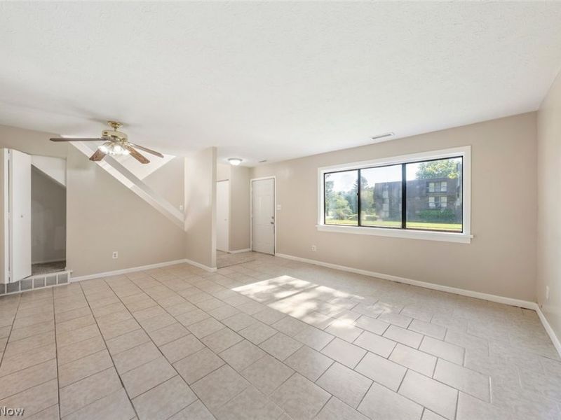 9588 Fernwood Drive , Olmsted Falls, OH 44138 Photo 5
