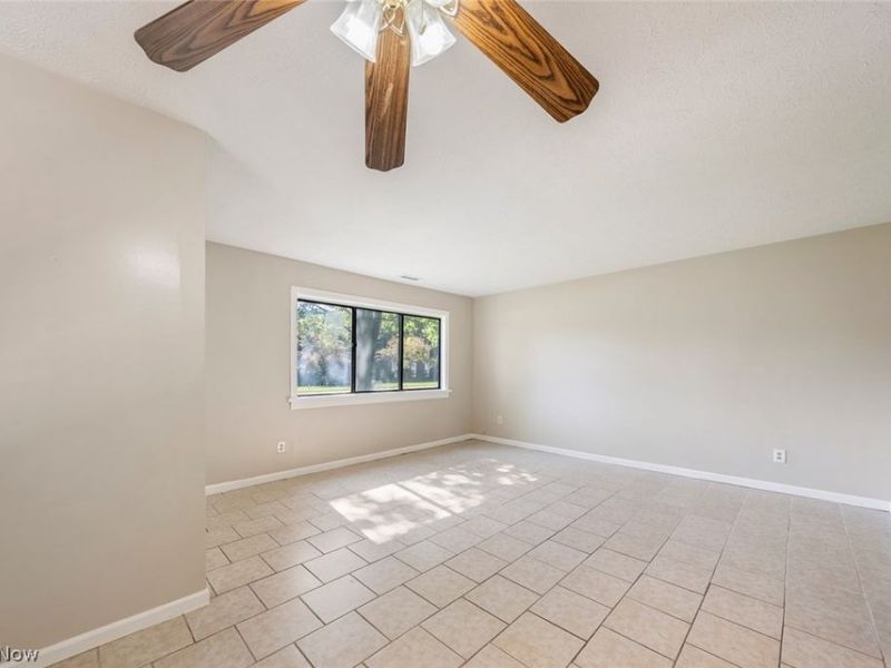9588 Fernwood Drive , Olmsted Falls, OH 44138 Photo 6