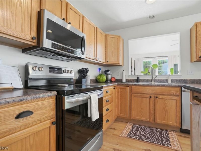 563 Colonial Drive , Painesville, OH 44077 Photo 21