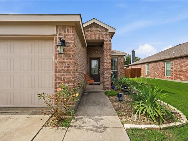 8632 Trailblazer Drive, Cross Roads, TX 76227