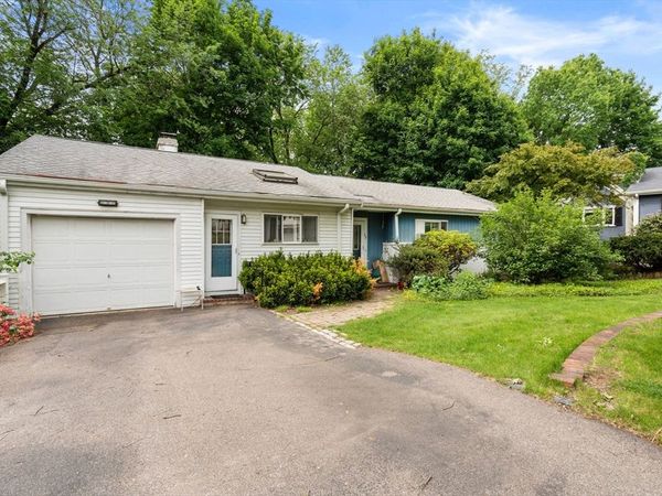 104 Oldham Rd, Newton, MA 02465