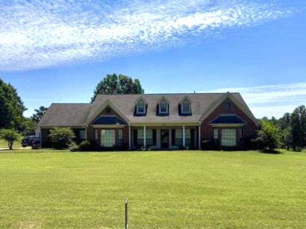 4430 Summers Pl Drive, Olive Branch, MS 38654