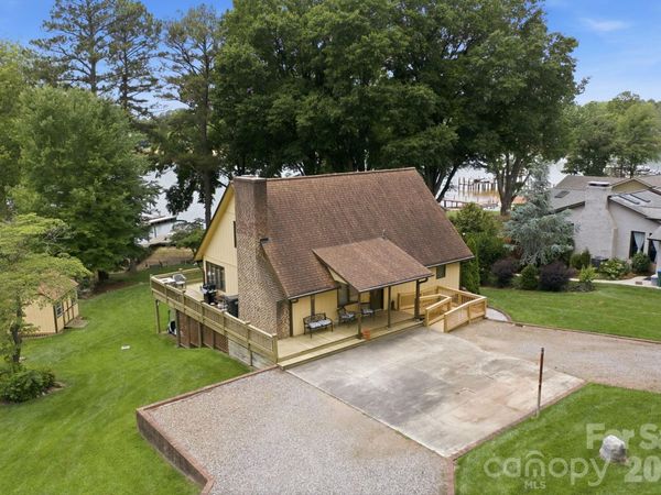 220 Shoreline Loop, Mooresville, NC 28117