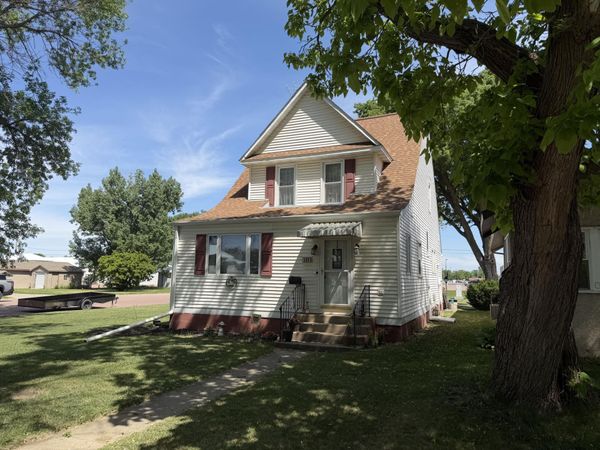  500 E 7th Ave, Mitchell, SD 57301