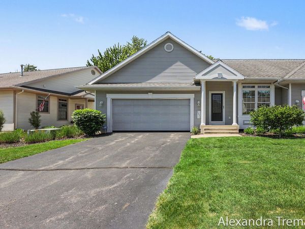 1071 Kensington Street NW, Unit 81, Grand Rapids, MI 49534