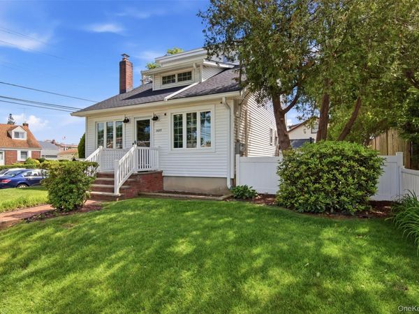 1615 Estelle Avenue, Elmont, NY 11003