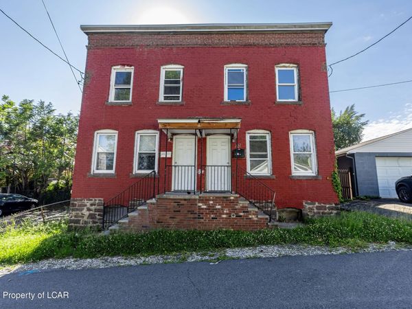27-29 Oakwood Lane, Wilkes-Barre, PA 18702