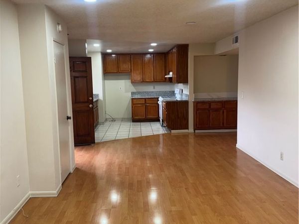 122 Olive, Unit 5, Glendale, CA 91206