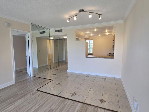 2900 N Palm Aire Drive N, Unit 405, Pompano Beach, FL 33069