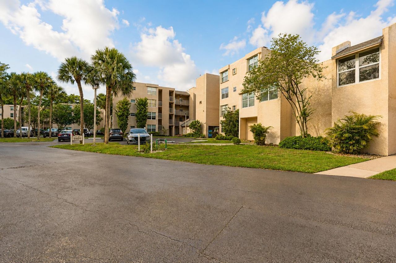 9491 Evergreen Place, Unit 307, Davie, FL 33324 Photo