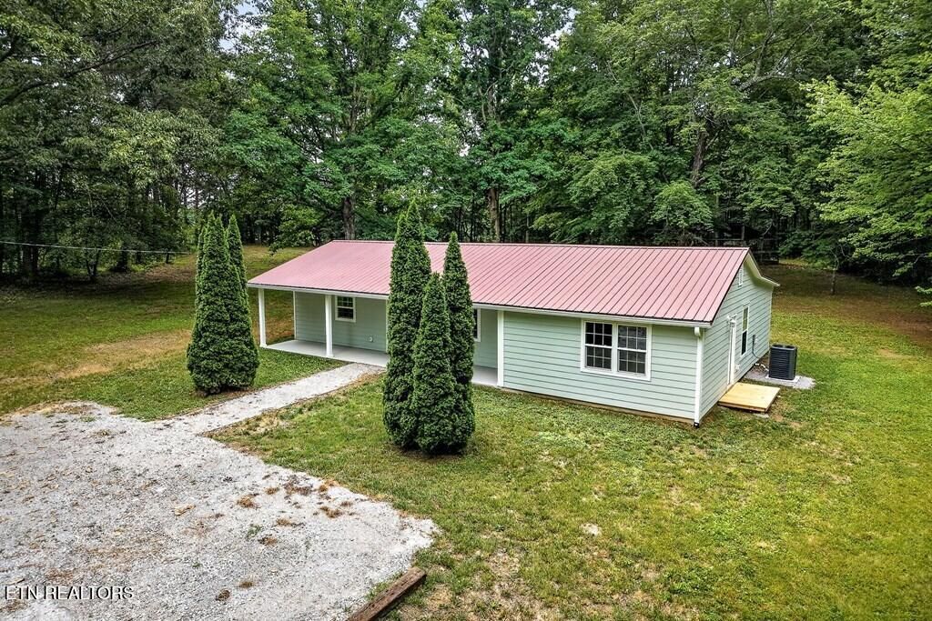 4533 Great Falls Rd, Rock Island, TN 38581 Main Photo
