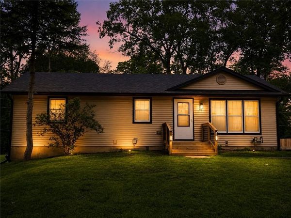 904 S 5th Street, Savannah, MO 64485