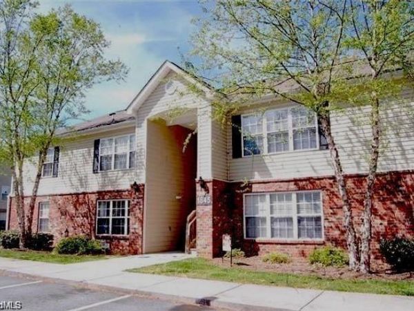 1845 Crest Hollow Drive , Winston-Salem, NC 27127