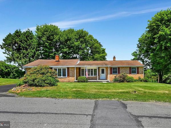 33 3RD AVENUE, POTTSVILLE, PA 17901