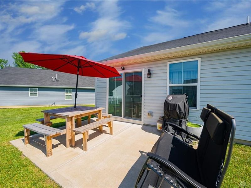 4028 Lupine Way, Tipp City, OH 45371 Photo 6