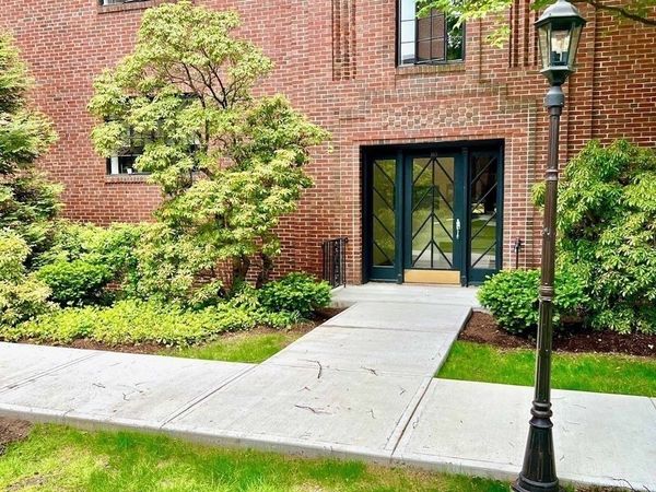 110 Sewall Ave, Unit 1, Brookline, MA 02446