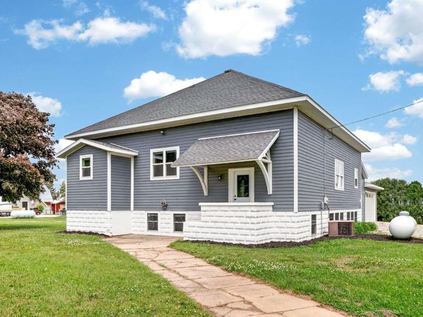 109 Sawyer Street, Stout, IA 50673
