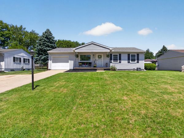 5650 Poplar Drive, Jackson, MI 49201