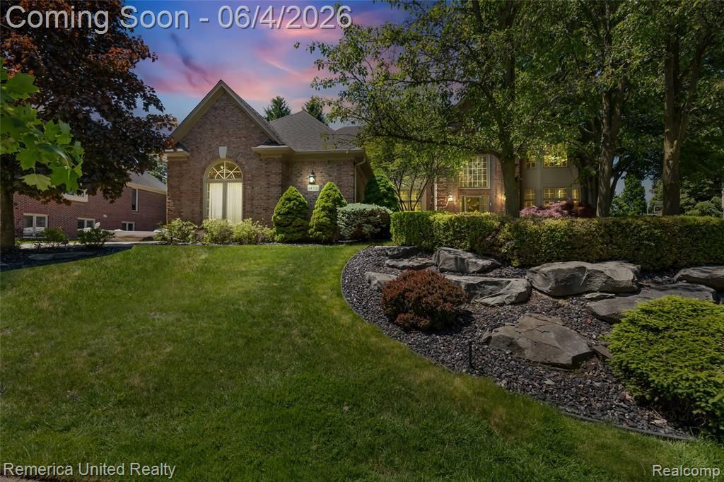 54501 Salem Drive , Shelby Township, MI 48316 Main Photo