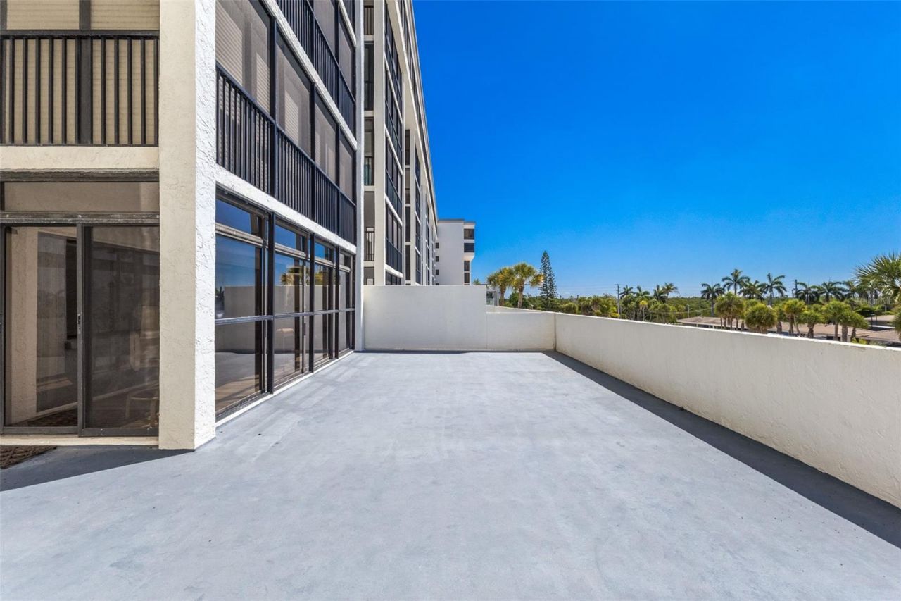 1100 Benjamin Franklin Drive , Unit 305, Sarasota, FL 34236 Photo