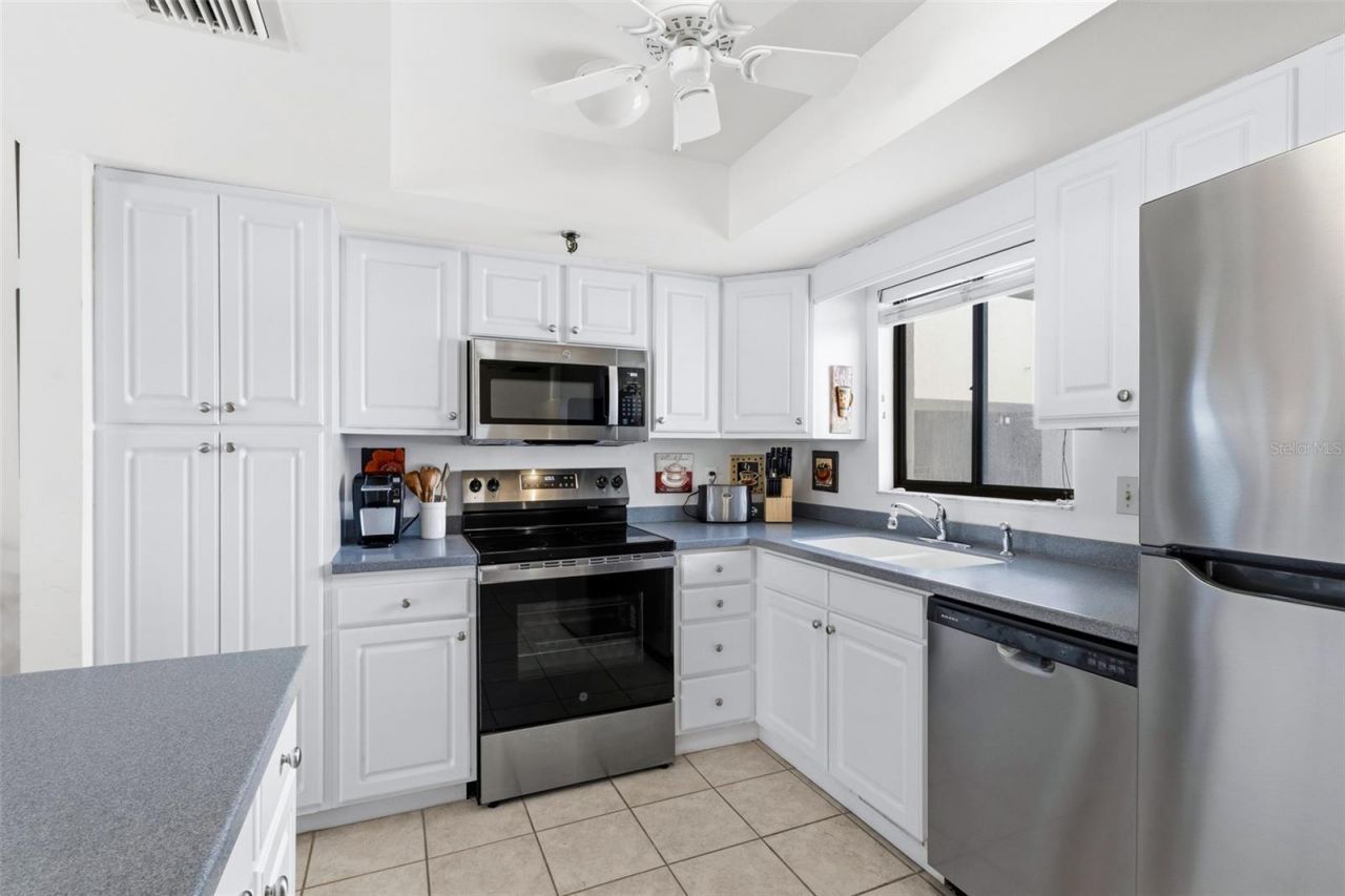1100 Benjamin Franklin Drive , Unit 305, Sarasota, FL 34236 Photo